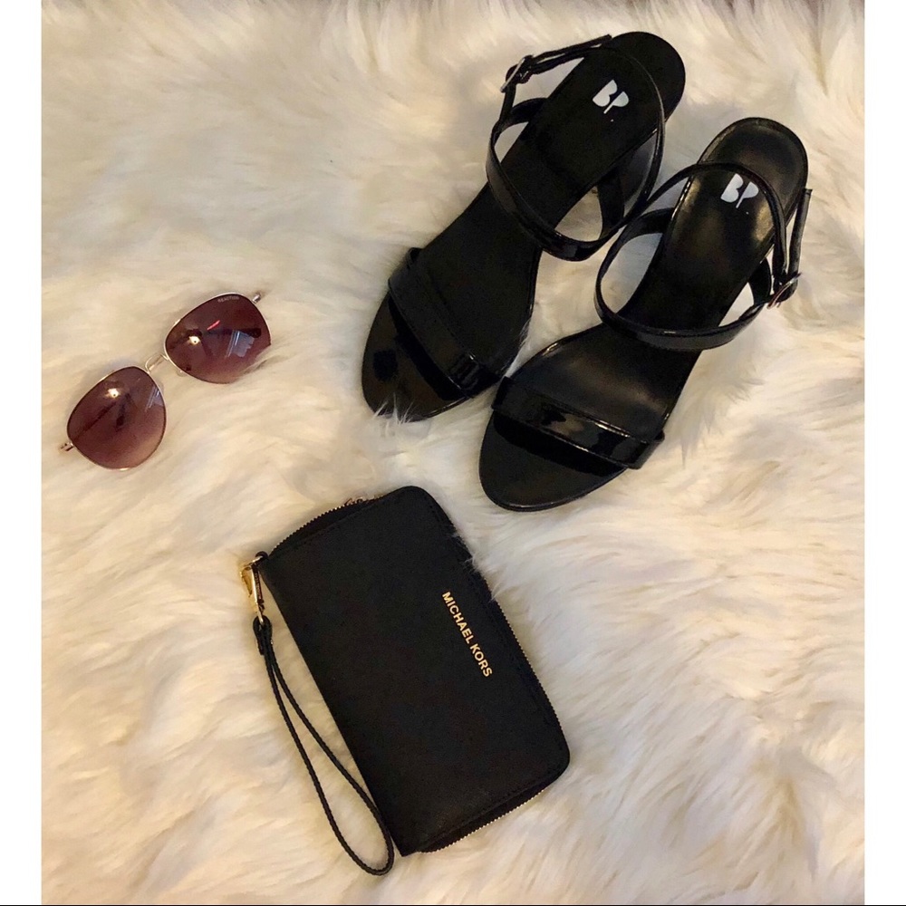 Michael Kors Wristlet